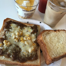 ママのピンチを救う?レジャー用食器で洗い物ゼロの朝食