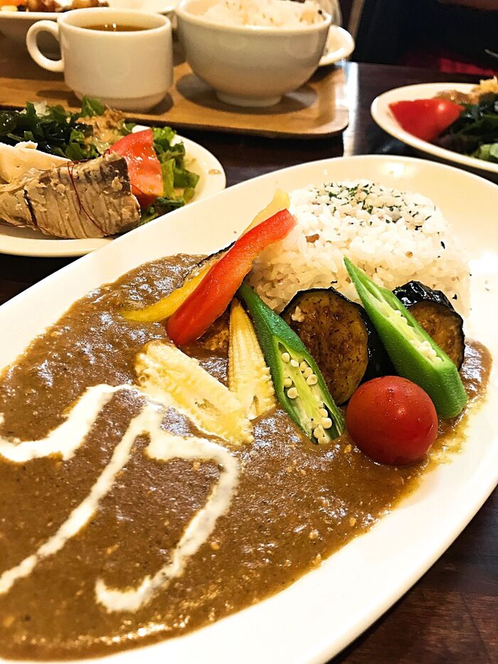 お昼のカレーはお野菜たっぷりカレーをチョイス