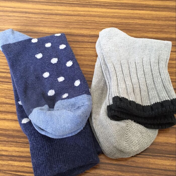 靴下は一足を重ねて折りたたみます。