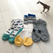 こどもの靴下収納、簡単にきれいをキープするカギは畳み方と仕切りにあり!