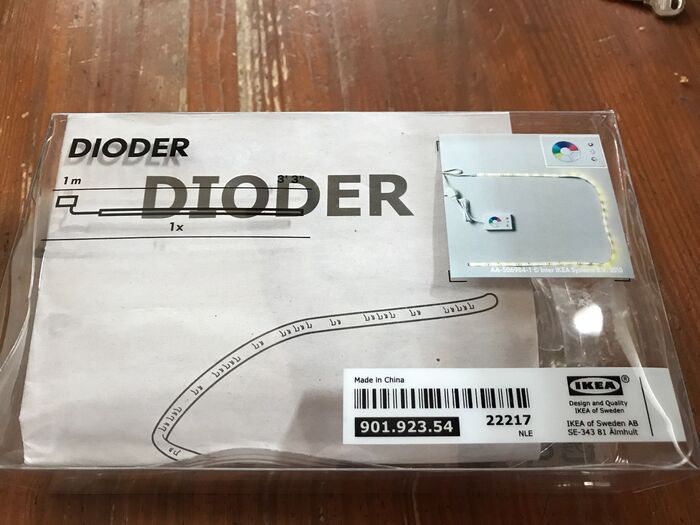照明はIKEAのDIODER
