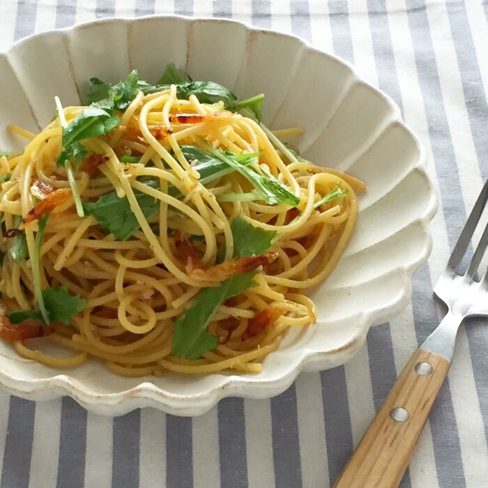 小麦不使用のスパゲッティでしらすと桜えびのペペロンチーノ