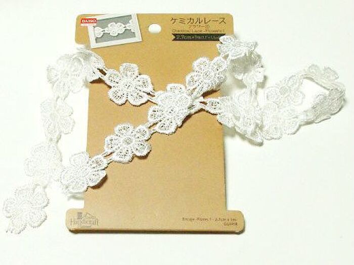 ダイソーのケミカルレース フラワー