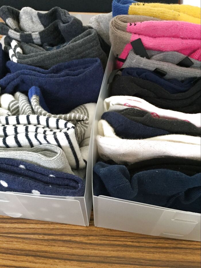靴下収納はダイソーの収納ケースに並べて入れるだけ