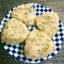 朝食やお弁当に♡ハマる!菜めしたぬきむすび