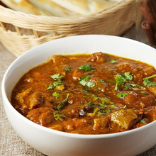 必見!絶品スパイス"チキンカレー"