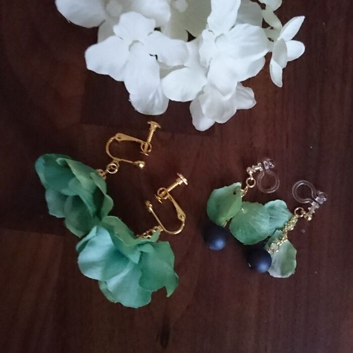 100均紫陽花フラワーを使ってアンティーク風イヤリング♪