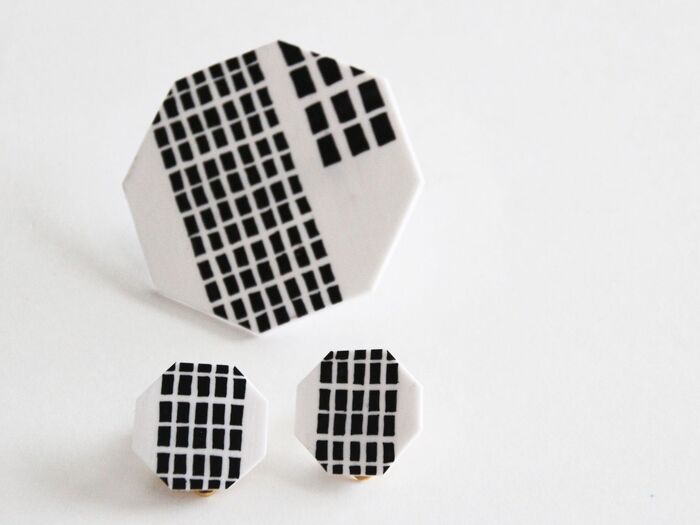 失敗しにくいモノトーン柄の例