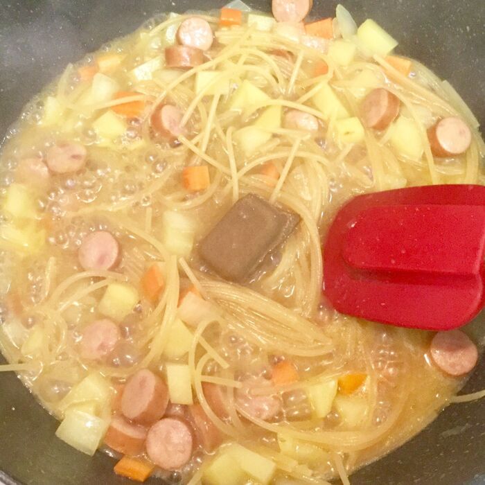 作り方④市販のルーを加える