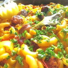 強火で一気に♪マカロニdeターメリックチョリソパイエリア