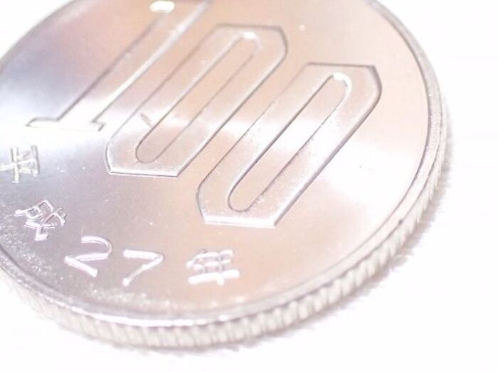 貯めづらい時期は最低限の貯金を心がけて