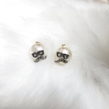 100均の3Dネイルシールを貼るだけ!オリジナルピアスをDIY