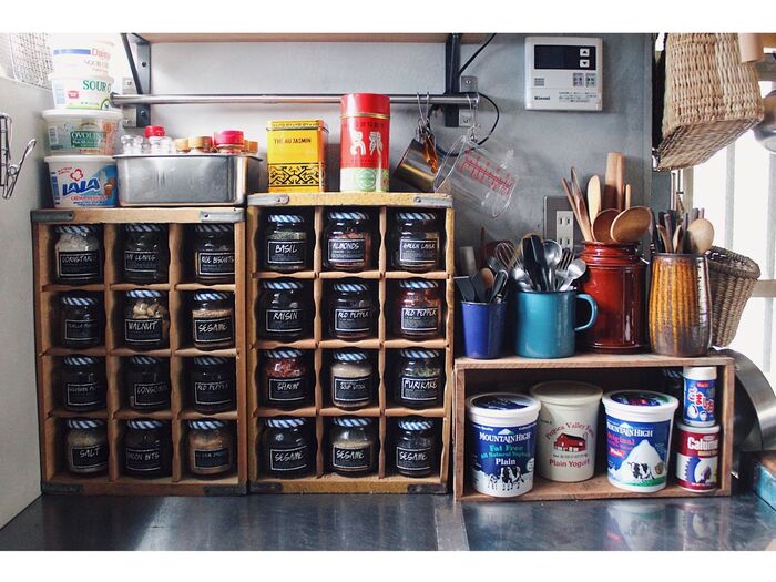 空き瓶は、揃えて使うと、いい感じ。