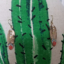 100均のメタルチャーム✖ネイルシールでオリジナルピアスをDIY