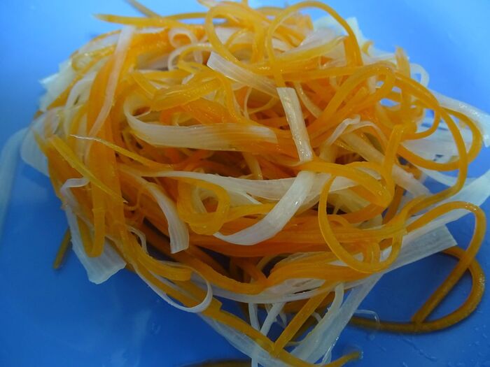 野菜は下ゆでしておく。