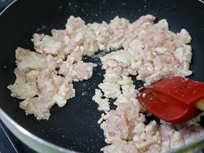 ほぐしながら炒めて下さい