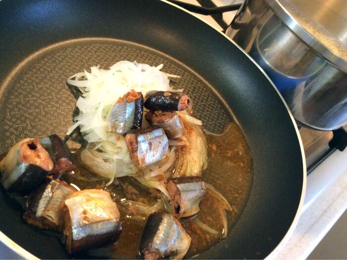 一気にフライパンに投入♪