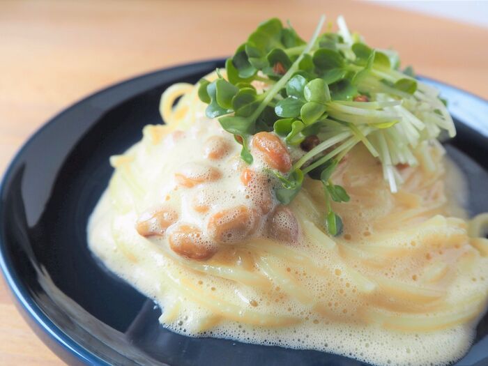 レシピ③バター香る♪納豆カルボナーラ~カプチーノ仕立て