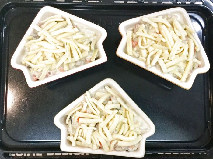 作り方⑤ミックスチーズを乗せる