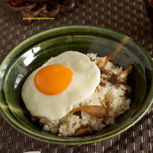 お月見ごはんに きのこ混ぜご飯 目玉焼きのせ