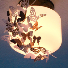 コピー用紙と英字新聞でトイレのライトをリメイク!