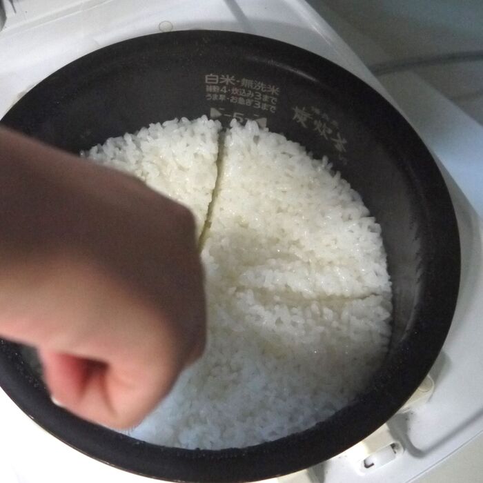 握りやすく、ご飯にスッと入る構造がすごい!