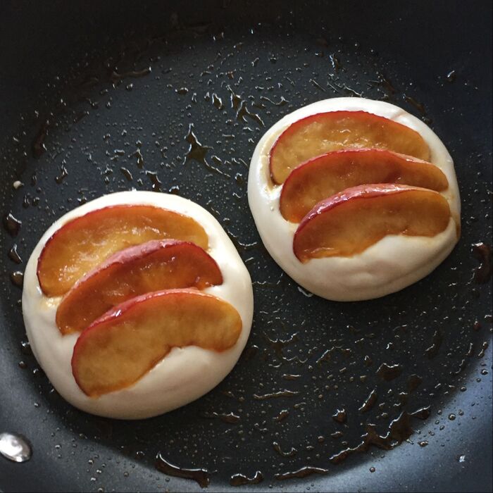 パンケーキを焼く。