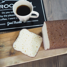 食べちゃうところだった! Bread型の食器洗用スポンジ