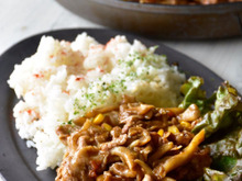 レトルトカレー1袋を4人前のおかずに超特急でかさ増しレシピ