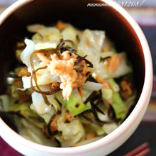 材料3つ・調理時間1分★ キャベツとツナの塩昆布炒め