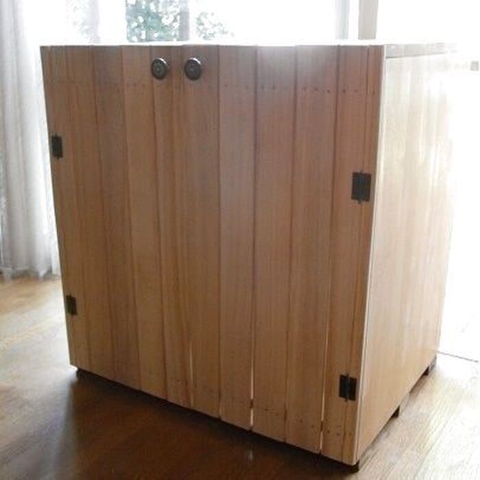 娘のために作った物入れ