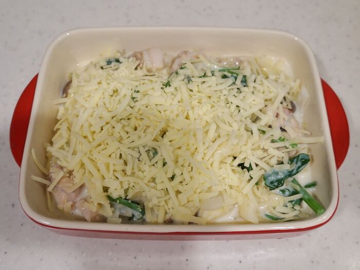 チーズを散らして焼いたら完成!
