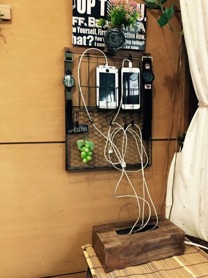 100均材料でスマホやコードをスッキリおしゃれインテリアに❤️