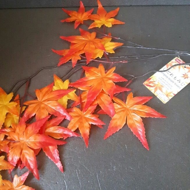 1、紅葉のもみじの木を作る。