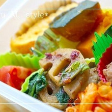 シャキシャキ蓮根と春菊の『梅・胡麻ソテー』のお弁当4人分。