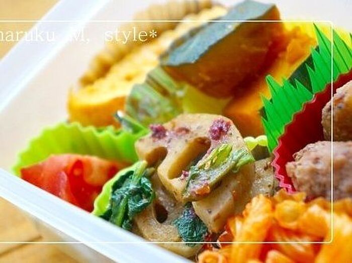 シャキシャキ蓮根と春菊の『梅・胡麻ソテー』のお弁当4人分。