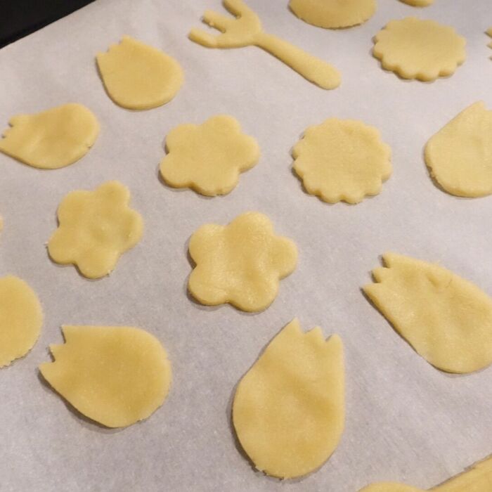 型抜きして焼く。