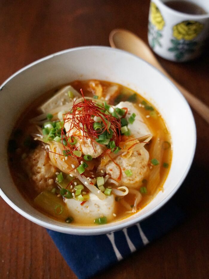 身体ポカポカ♡ 鶏団子入りキムチのピリ辛スープ