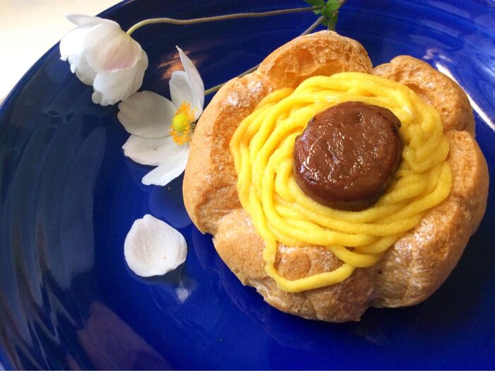 秋の名月のような〜 ローソンのモンブランタルトシュー♪