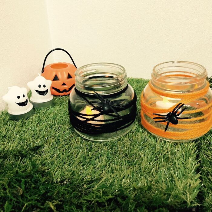 ガラス瓶を使った簡単クモの巣ライト♡