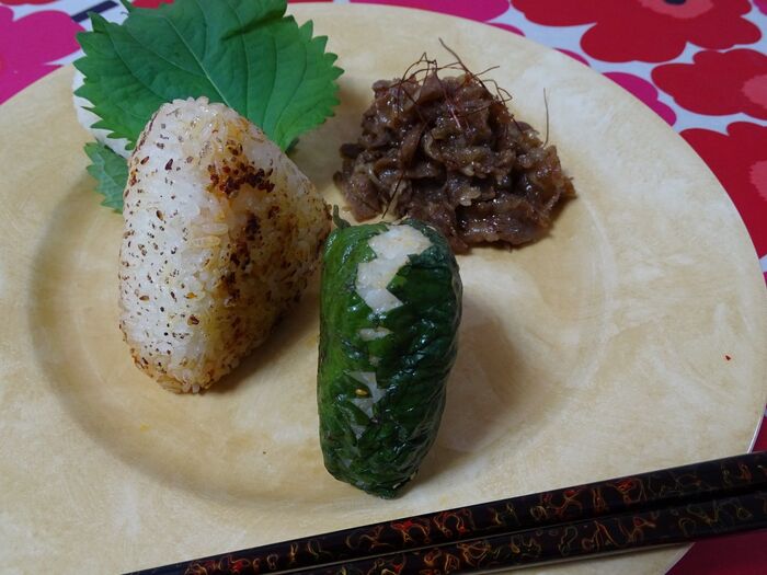 漬け込大葉でおにぎり3種、激旨・・・簡単、常備菜 over には言うてませんよ!!!