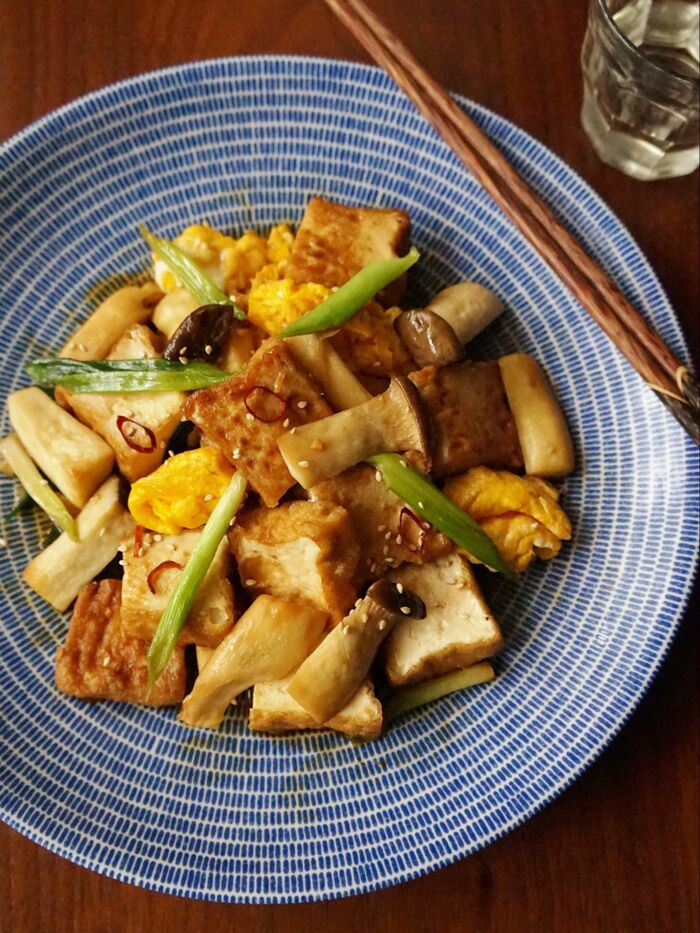 お肉なしでも大満足!エリンギと厚揚げのオイスターソース炒め