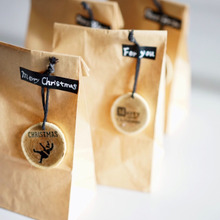 100均のデコレーションウッドを簡単に!ラッピングタグに大変身☆彡大人クリスマスラッピング