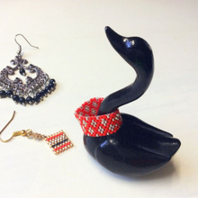 リングホルダーにもなる♡ブラックスワンに魅せられて♡