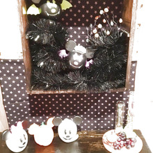 4枚板ボックスと捨てられないランドお土産で飾るハロウィン