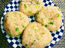 お弁当や朝食に♡簡単!焼豚チャーハン風おにぎり