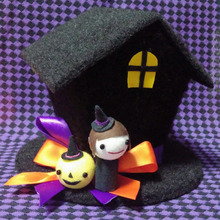ホラーハウスのミニハットをハンドメイド