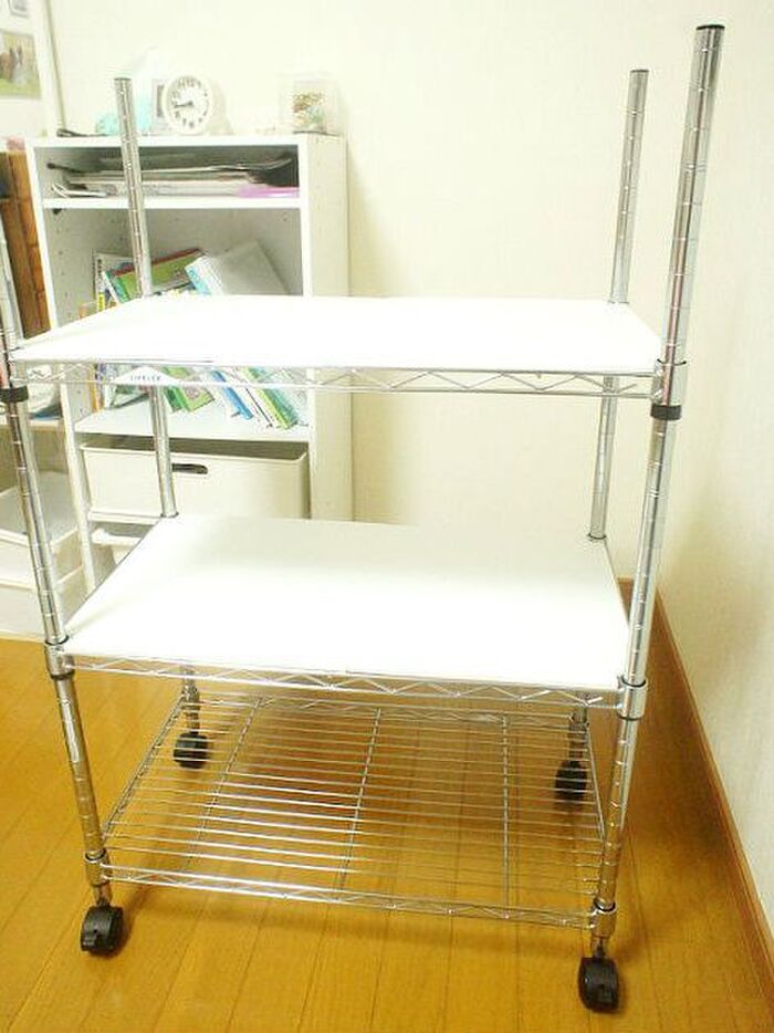 使える★ダイソーの貼れるボードでスチールラックをナチュラルな棚に?