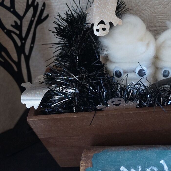 玄関におばけ箱(新発見!簡単すぎるハロウィンディスプレイ)