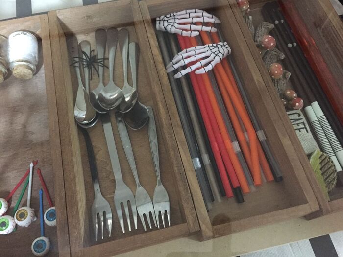 ③カトラリー入れ